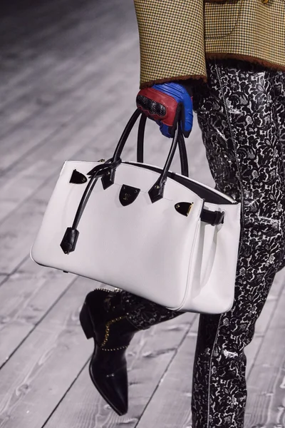 Look 57